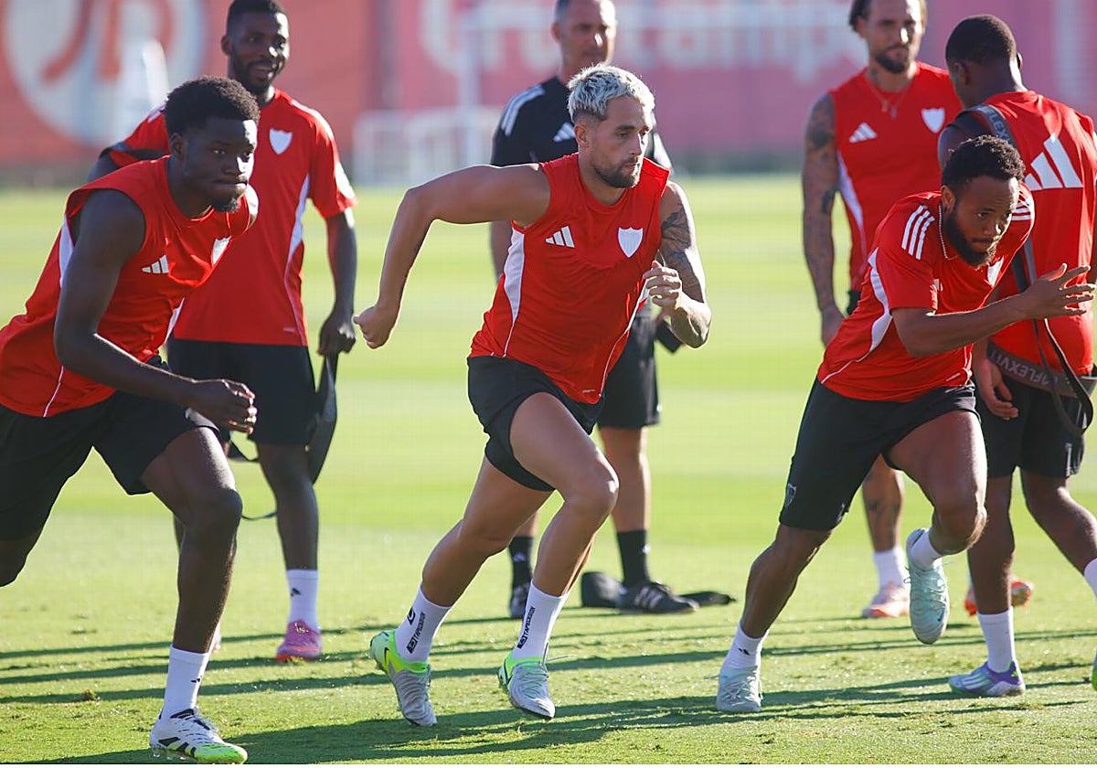 Adnan Januzaj, en el entrenamiento del Sevilla de este miércoles