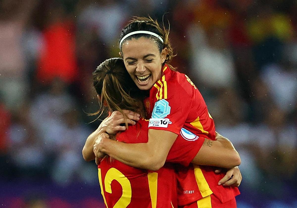 Aitana corre a celebrar el gol que le marca a Alemania