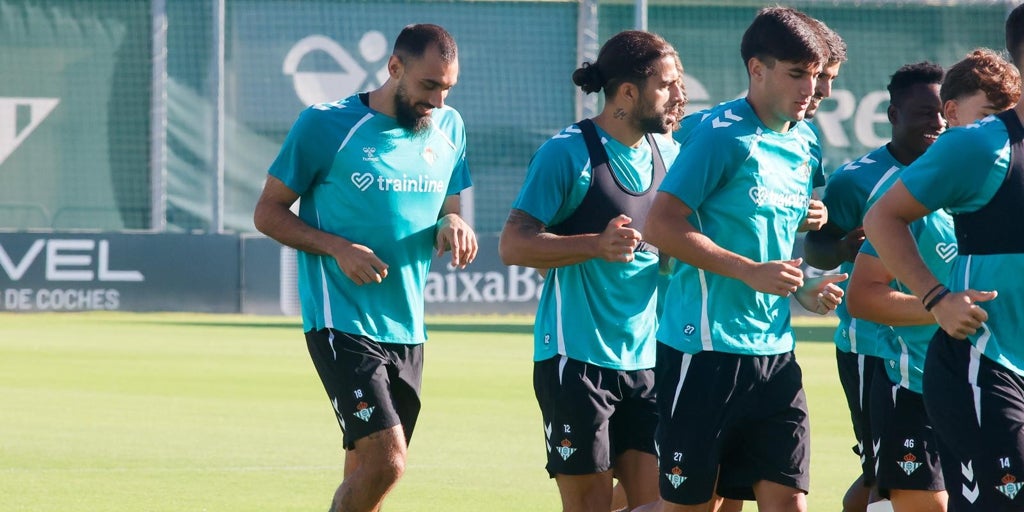 El mensaje del Betis a Fran Vieites y Borja Iglesias para que encuentren una salida