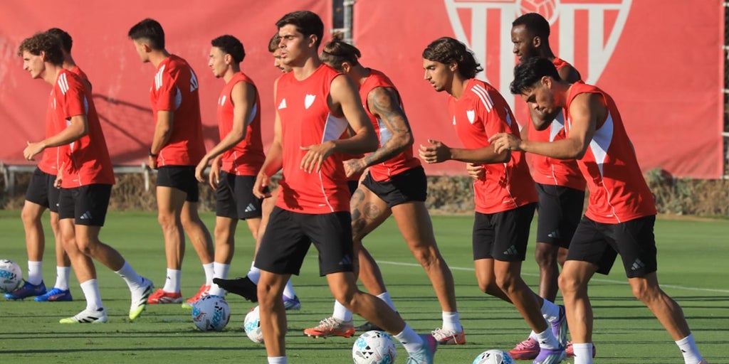 Última sesión antes de viajar a Alemania: Juanlu se entrena con el culebrón del Nápoles abierto y Badé se reserva por una sobrecarga