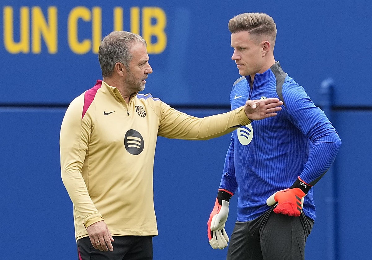 Ter Stegen, en un entrenamiento con Hansi Flick