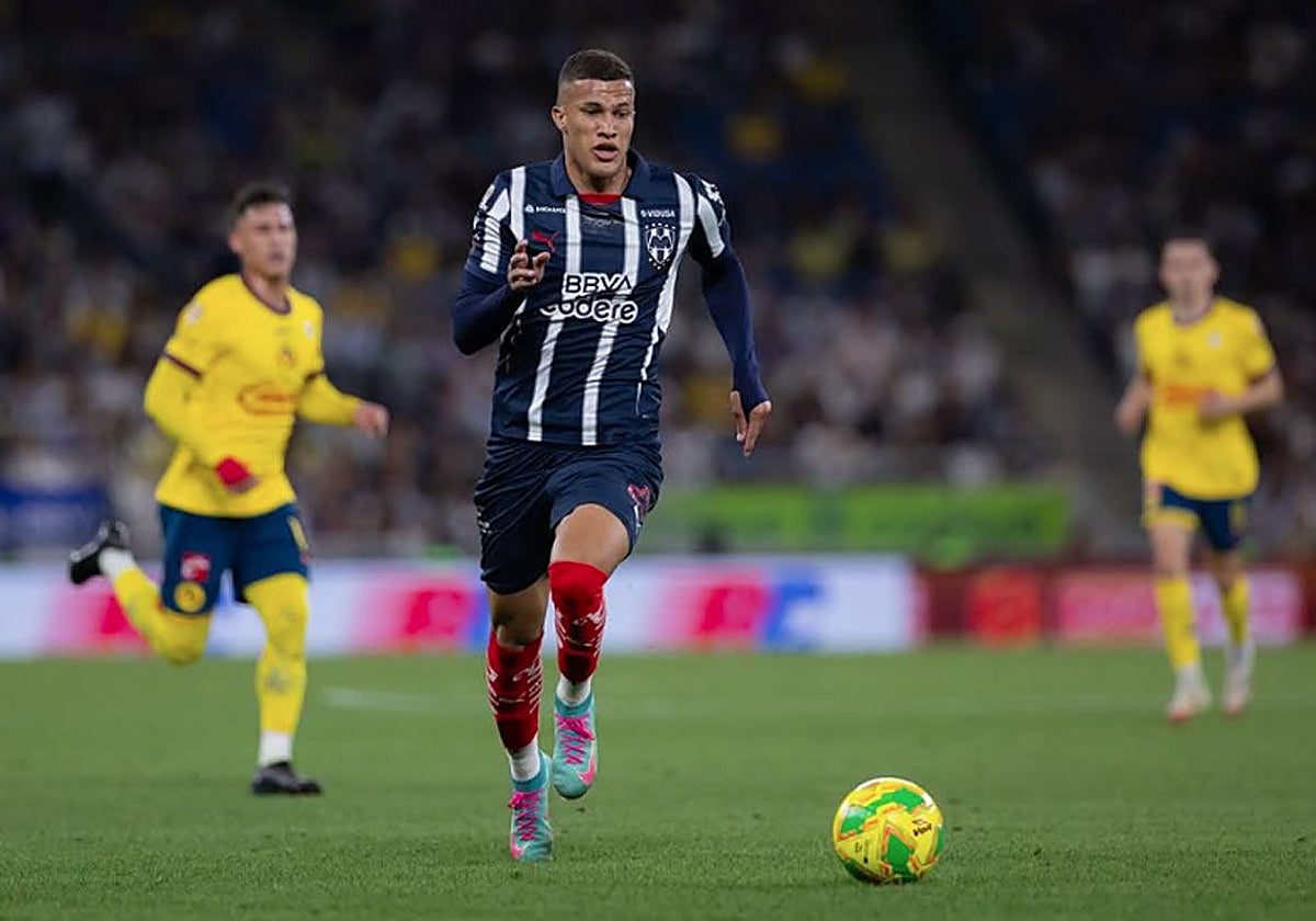 Deossa, en un partido con el Rayados de Monterrey