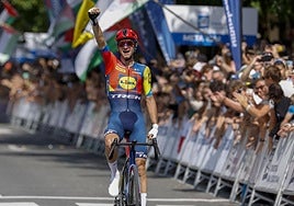 El ciclista italiano Giulio Ciccone gana la Clásica de San Sebastián