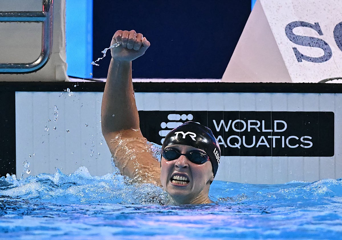 Ledecky celebra el triunfo en el 800