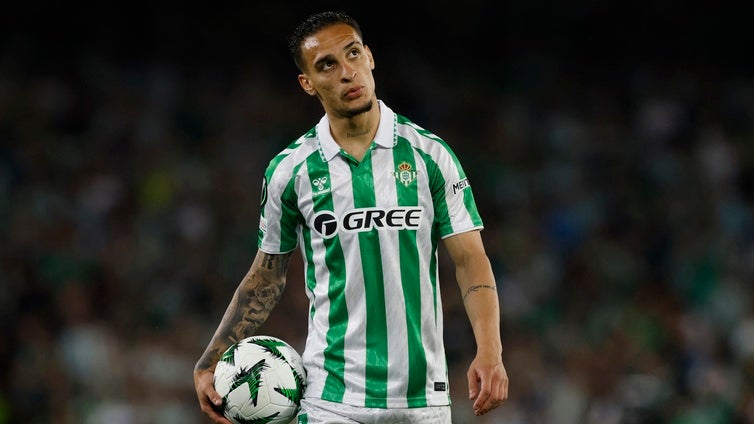 El Betis se mantiene firme por Antony pese a la irrupción del Benfica