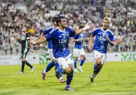Iván Azón, celebrando su gol ante el Betis en pretemporada
