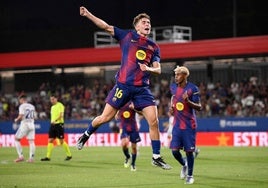 Fermín celebra el primero de sus dos goles ante el Como en el Gamper