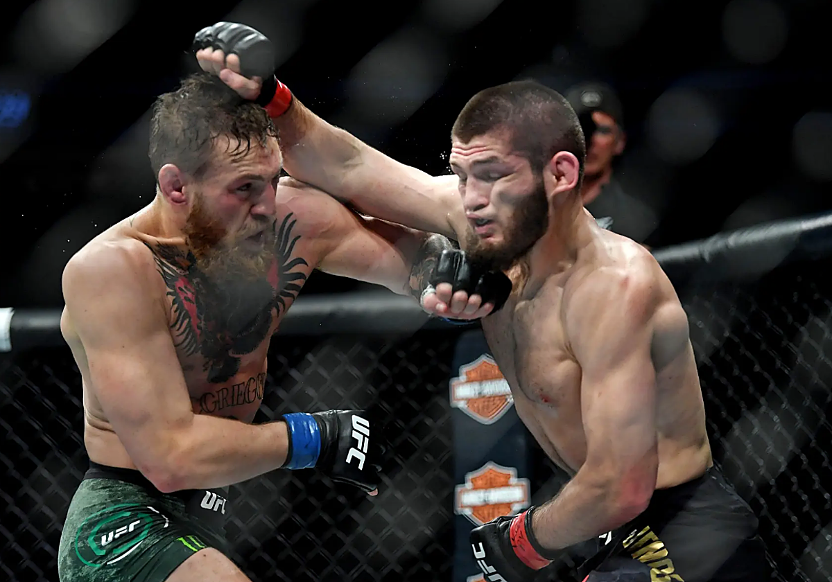 Conor McGregor y Khabib Nurmagomedov durante su combate