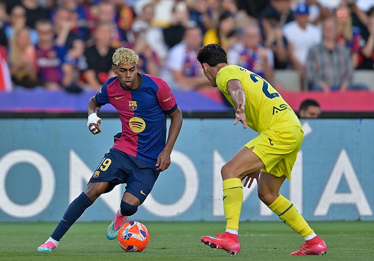 Lamine y Cardona, en el Villarreal-Barça del pasado año
