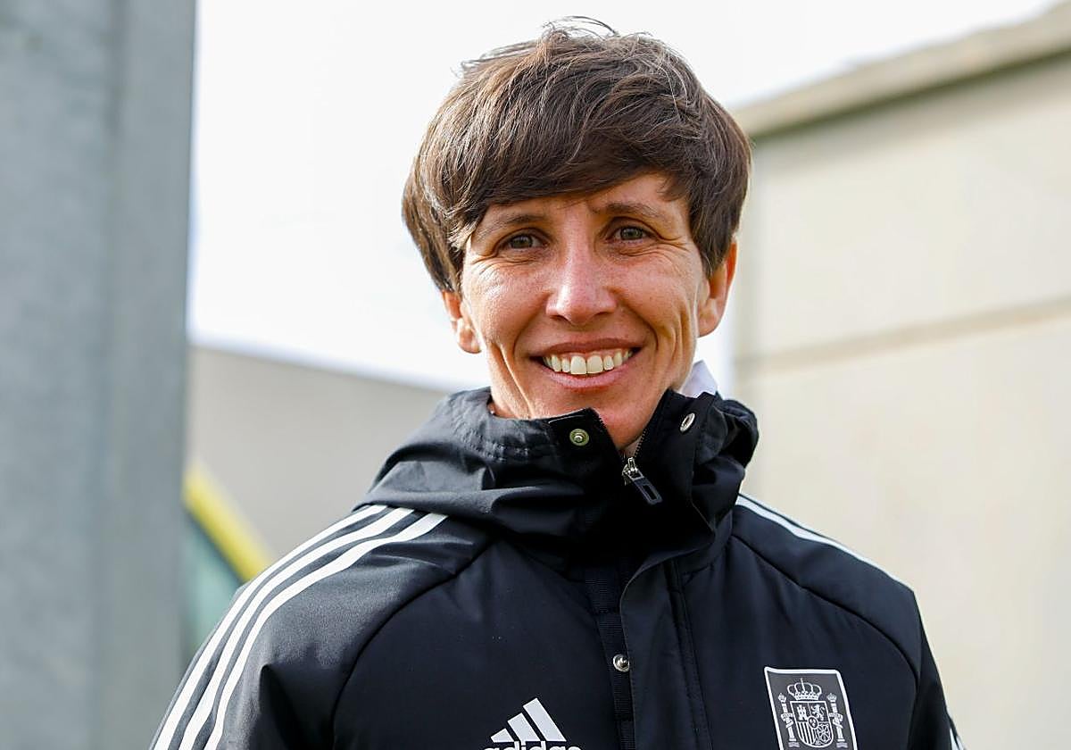 Quién es Sonia Bermúdez, la entrenadora que sustituye a Montse Tomé al frente de la selección española: edad, trayectoria y sus anteriores trabajos