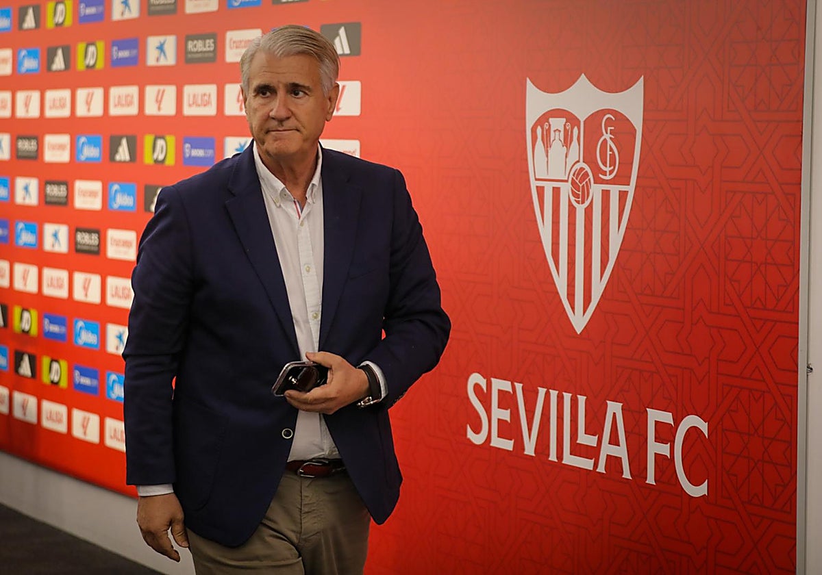 Antonio Cordón, en la sala de prensa del Ramón Sánchez-Pizjuán