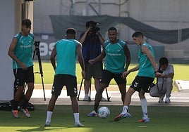 Altimira no se entrena con el grupo del Betis