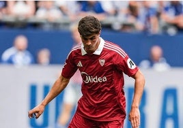 El provisional dorsal '16' de Juanlu en el Sevilla FC