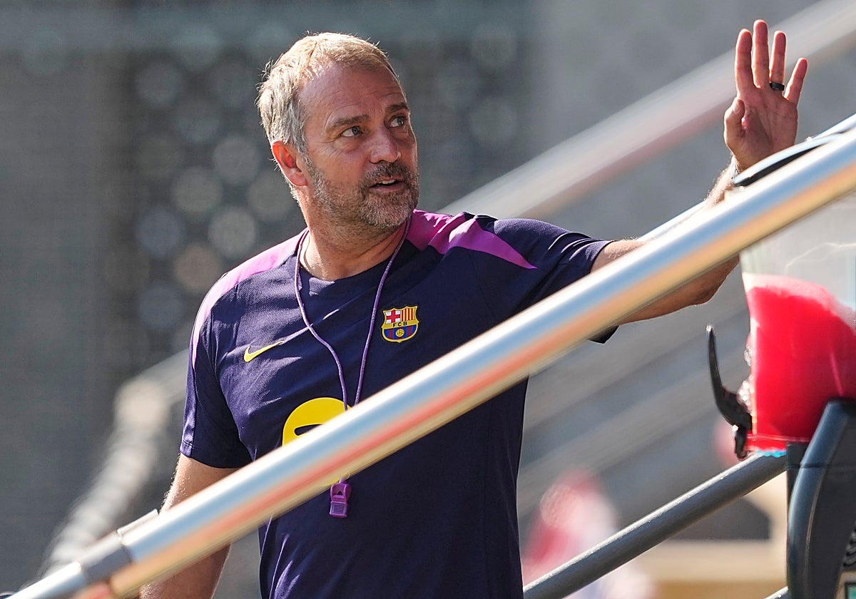 El alemán Flick, en el entrenamiento del Barça de este viernes