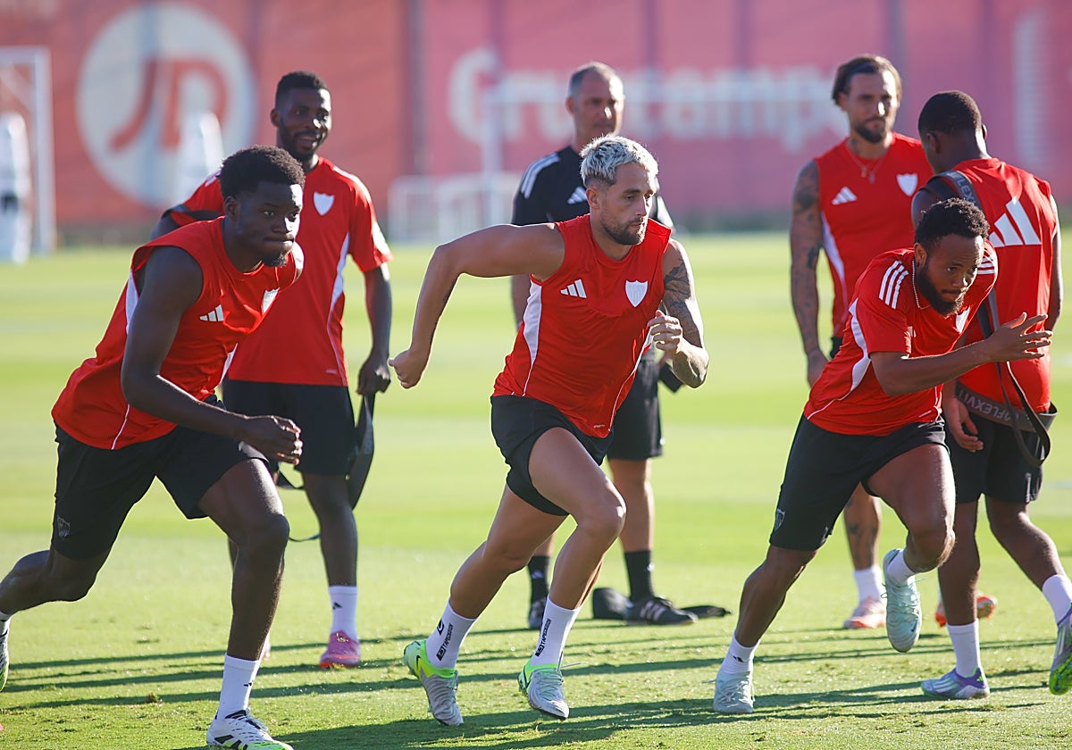 Januzaj, en un entrenamiento del Sevilla