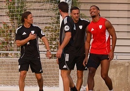 El Sevilla FC podrá inscribir por el momento un solo jugador con la venta de Badé