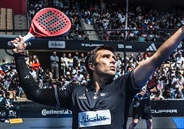 La bandeja: el golpe que sostiene la red en pádel