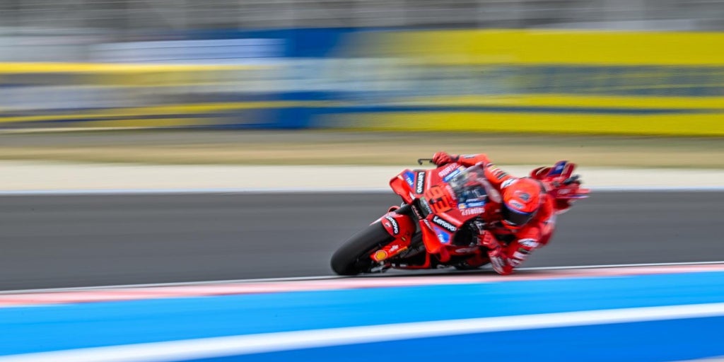 Fiebre de sábado tarde: Márquez, insaciable, gana la primera esprint de la historia en Balaton