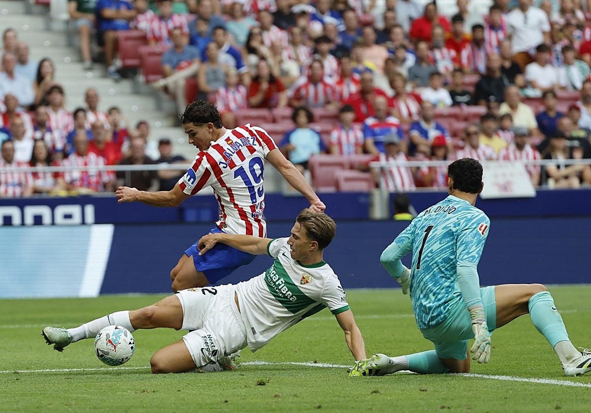 Julián, durante una acción del partido que no acabó en gol