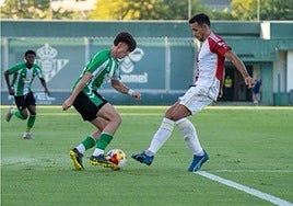 El Betis Deportivo cierra la pretemporada con derrota ante el Cacereño (2-3)