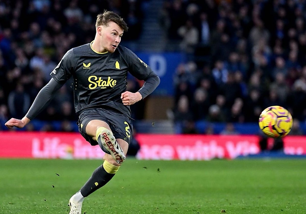 Nathan Patterson, en un partido con el Everton