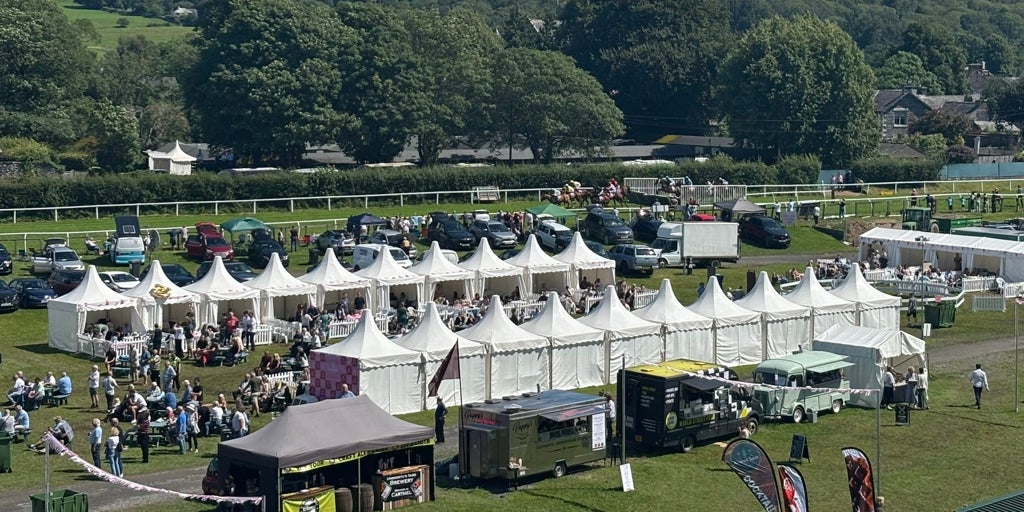 Tragedia en el hipódromo: muere un caballo después de atropellar a dos espectadores