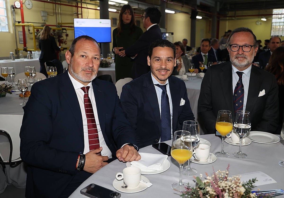 José Ignacio Navarro, junto a José María Del Nido Carrasco y Alberto Pérez Solano