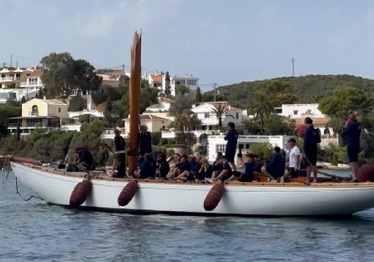 El Tuiga después de perder el palo mayor y el botalón