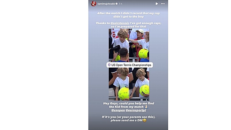 Dos impresentables le roban a un niño la gorra que le regaló un tenista