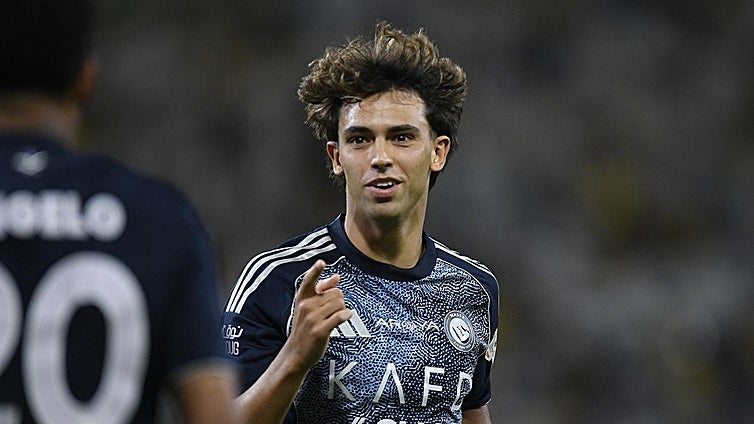 Joao Félix encuentra la felicidad en Arabia