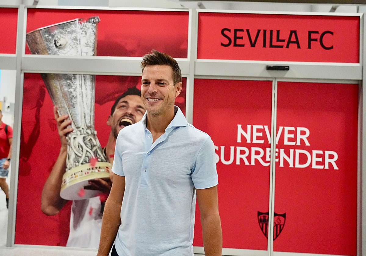 Sevilla FC: César Azpilicueta ya está inscrito en LaLiga