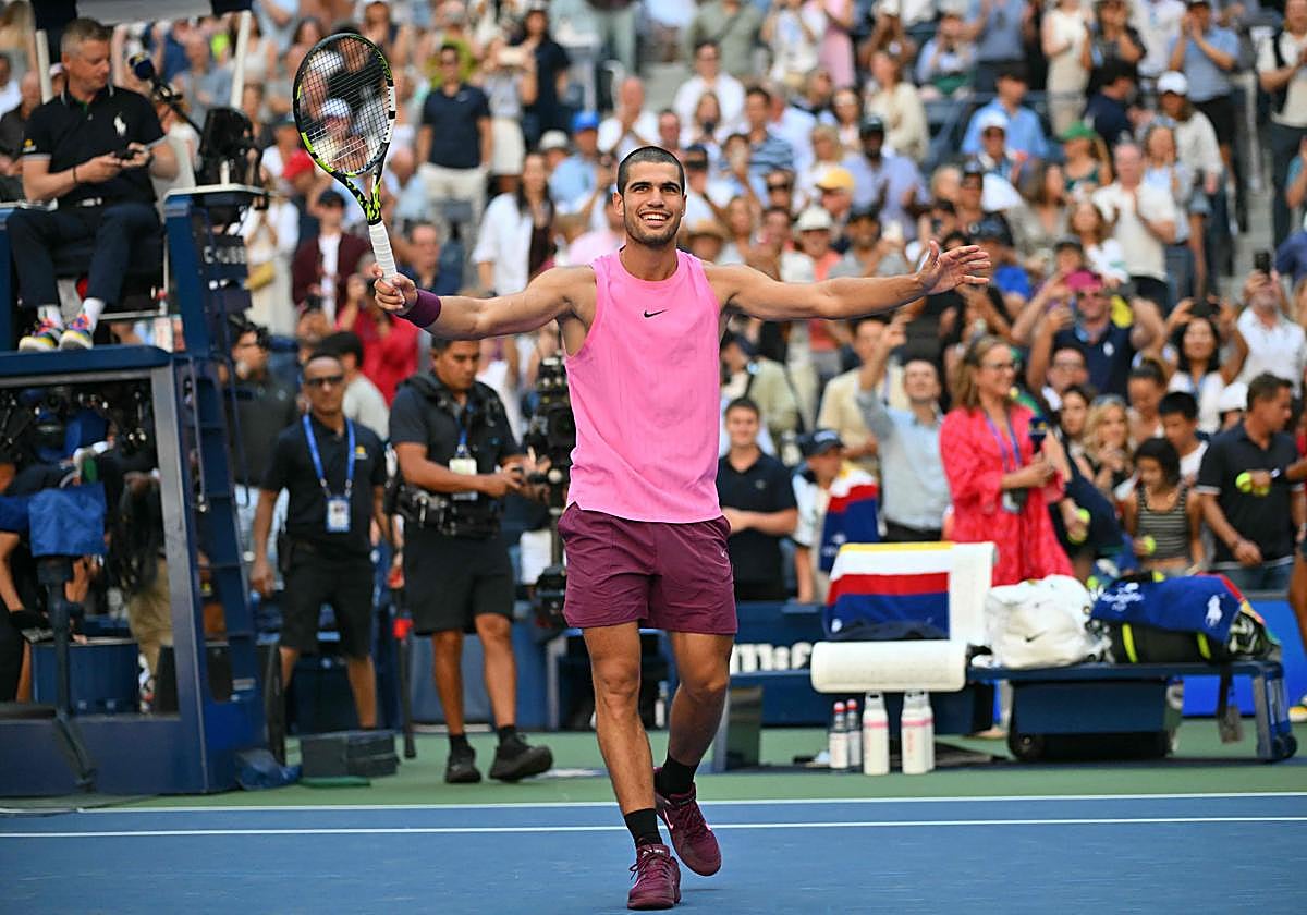 Carlos Alcaraz avanza a velocidad de crucero en el US Open, donde se ha metido en cuartos de final
