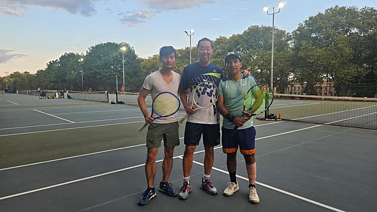 Tres habituales en las pistas de tenis de Highland Park