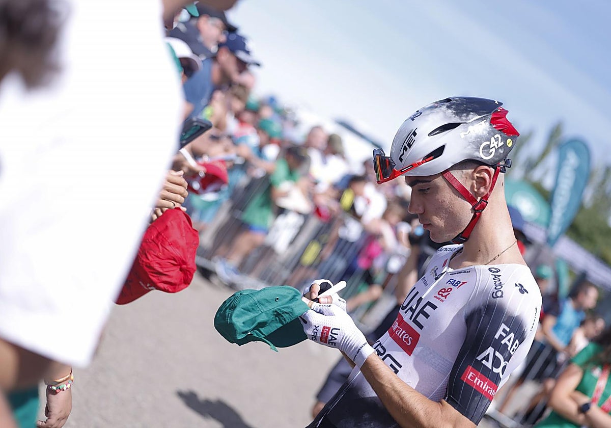 Juan Ayuso, en la salida de Alfaro