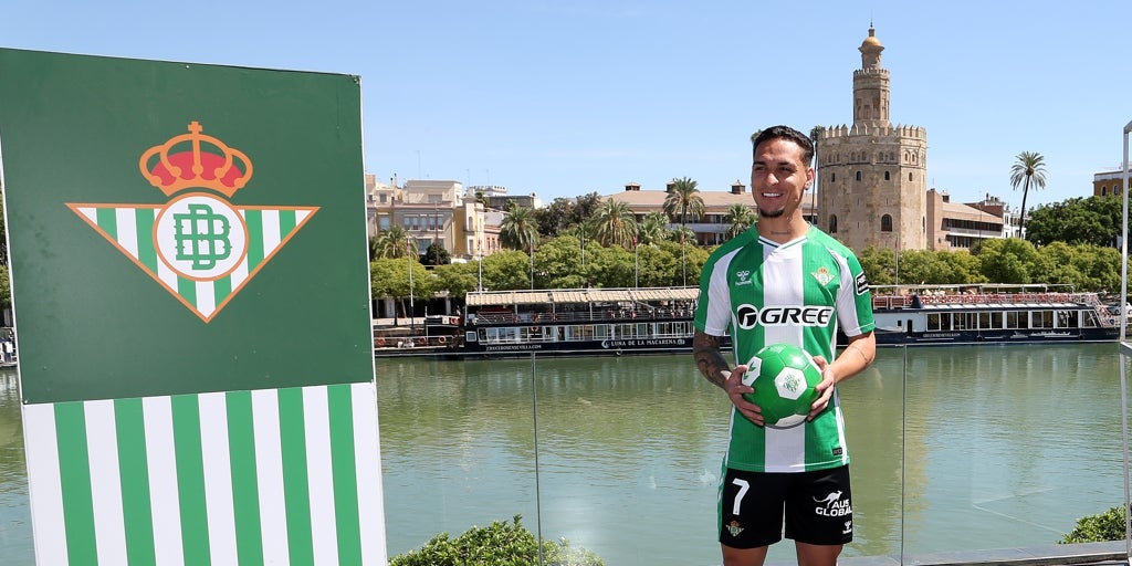 Antony: «Hablé con el Bayern, pero les dije que tenía la palabra del Betis y que la respetaría»