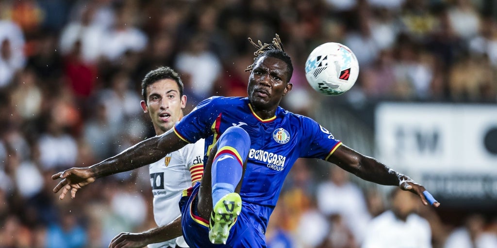 El desliz que defraudó a los aficionados: las despedidas calcadas de Uche al Getafe y Fabio Silva a los Wolves