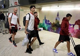 Dmitrovic recuerda la competencia con Bono en el Sevilla: «Estaba cabreado por no jugar»