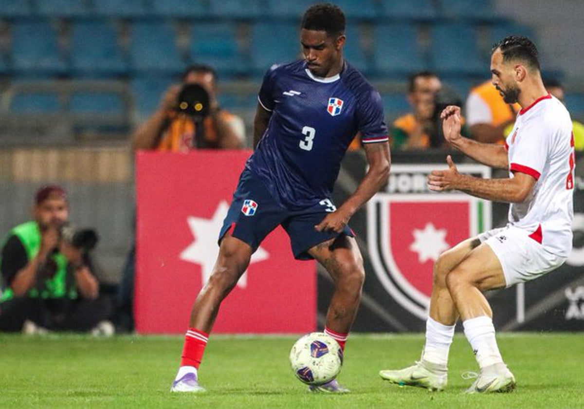 Junior Firpo, durante el amistoso ante Jordania