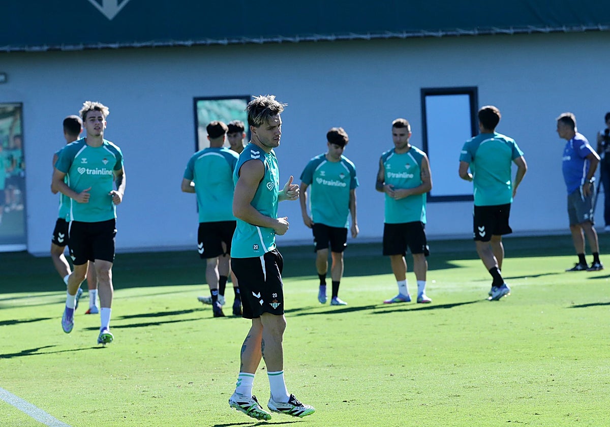 Giovani Lo Celso, en el entrenamiento con el equipo