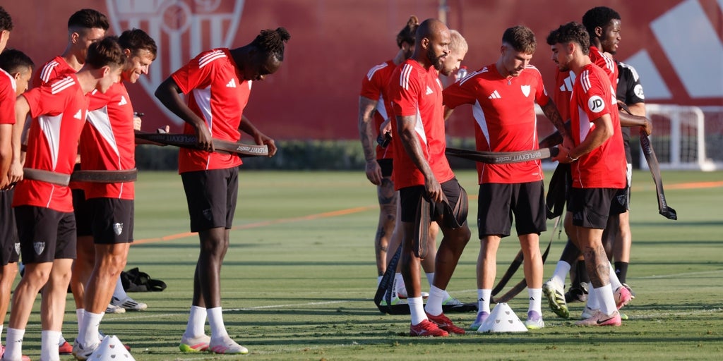 Alineaciones probables del Sevilla - Elche de LaLiga EA Sports 2024-2025: onces y banquillo de suplentes