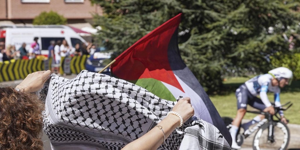 En la curva palestina de Valladolid: «¿Por qué gritan a todos los ciclistas?»