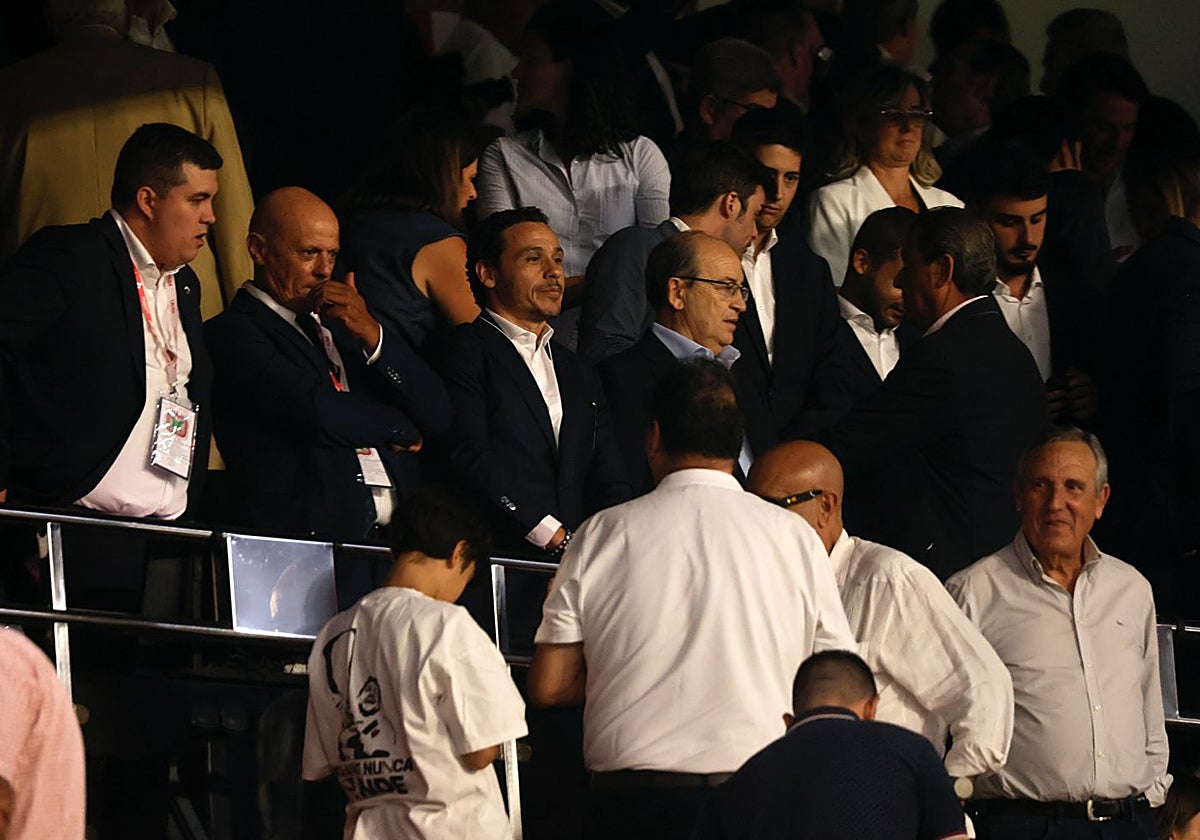 Del Nido Carrasco y castro, en el palco del Sánchez-Pizjuán durante el Sevilla - Elche