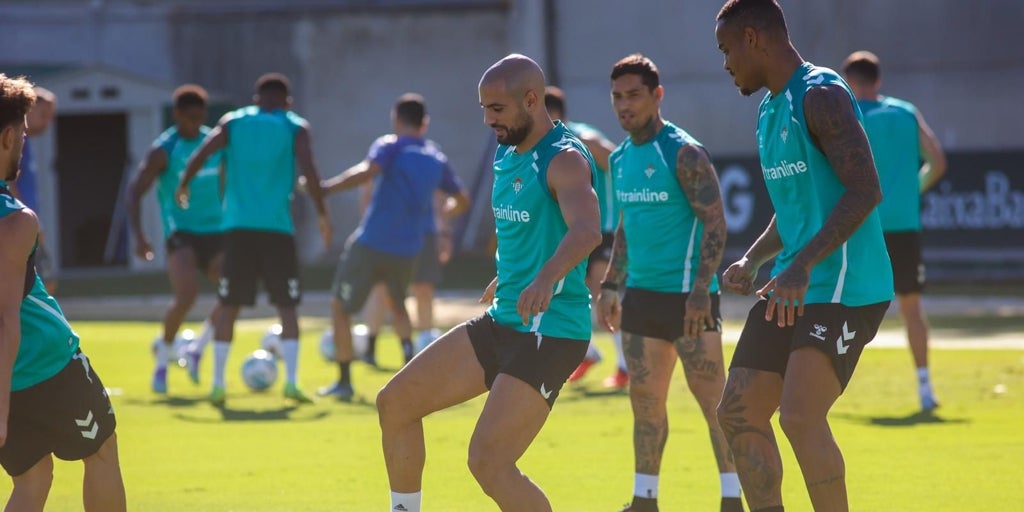 Primer entrenamiento de Amrabat con el Betis