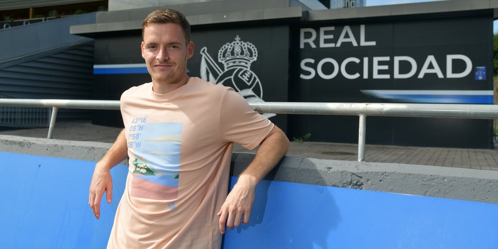 Sergio Gómez: «El fútbol no es atletismo o gimnasia, no se puede entrenar seis horas al día»