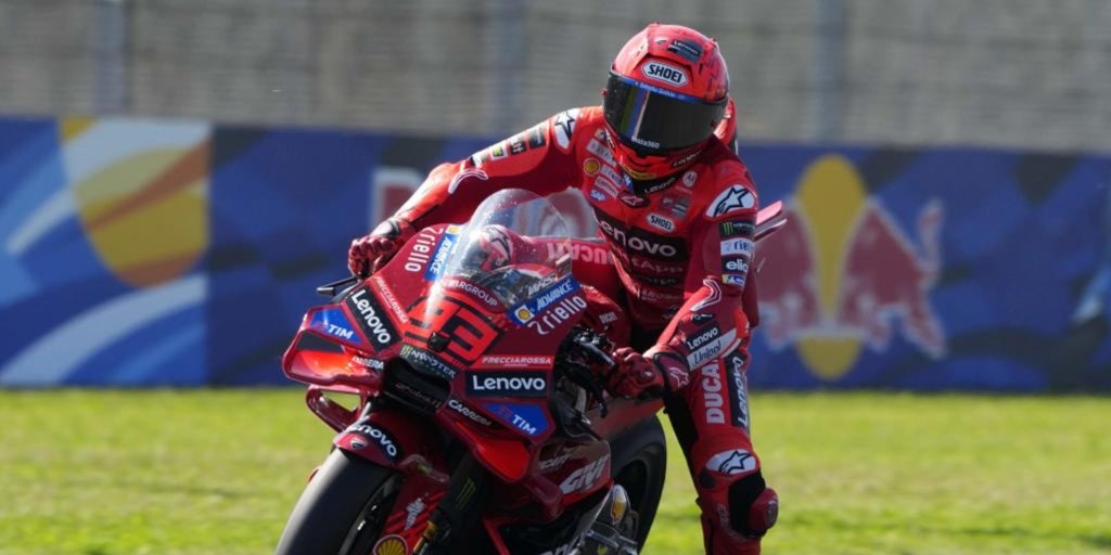 Victoria incontestable de Marc Márquez, que ya acaricia el Mundial