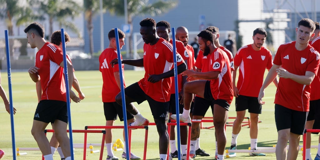 El Sevilla comienza la semana contando con Akor Adams y Ejuke