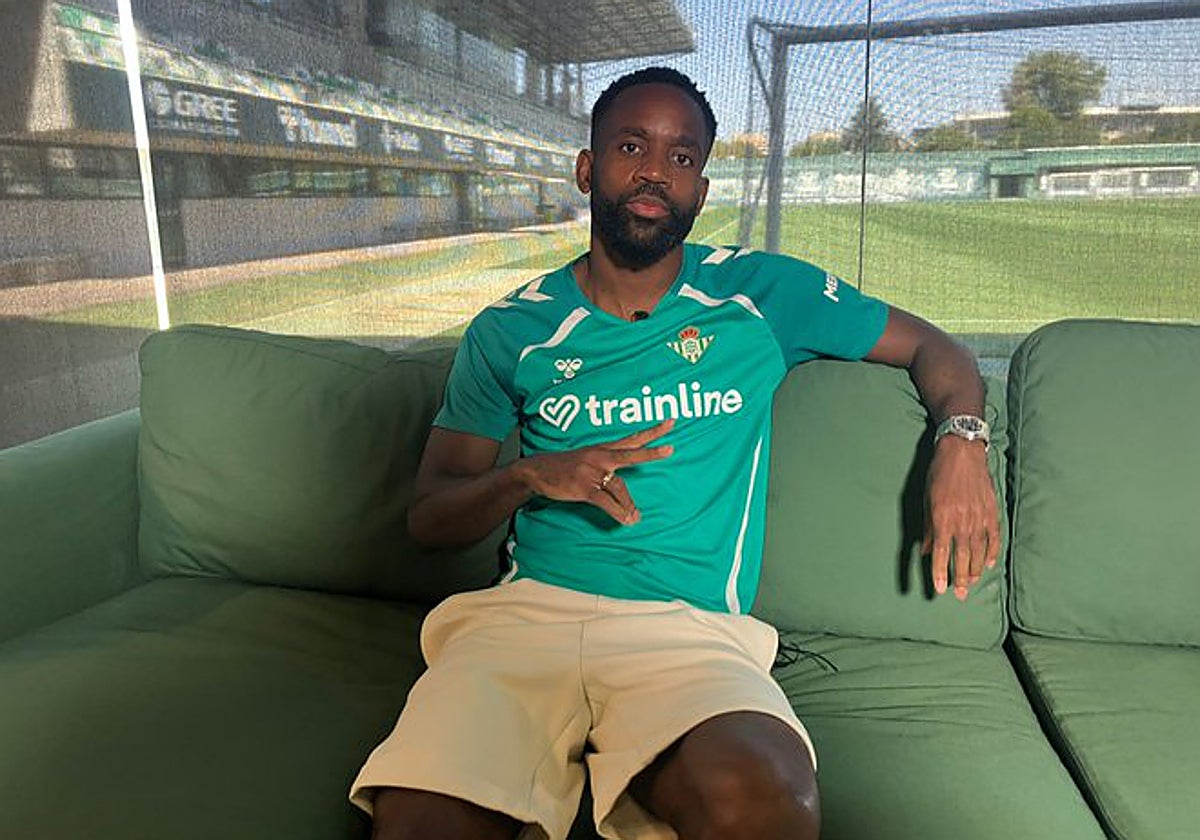Bakambu: «El Betis podía haberme dejado libre, pero decidió que siguiera»