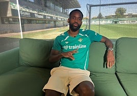 Bakambu: «El Betis podía haberme dejado libre, pero decidió que siguiera»
