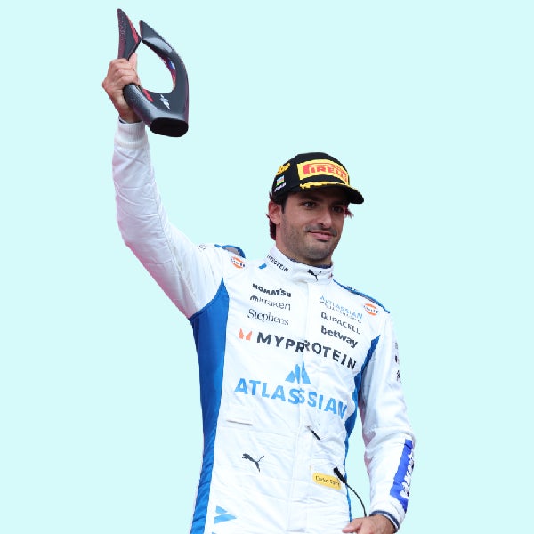 Sainz entra en la historia de la F1 y come en la mesa del legendario Alain Prost