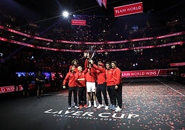 Alcaraz se quedó solo contra el Mundo... y perdió